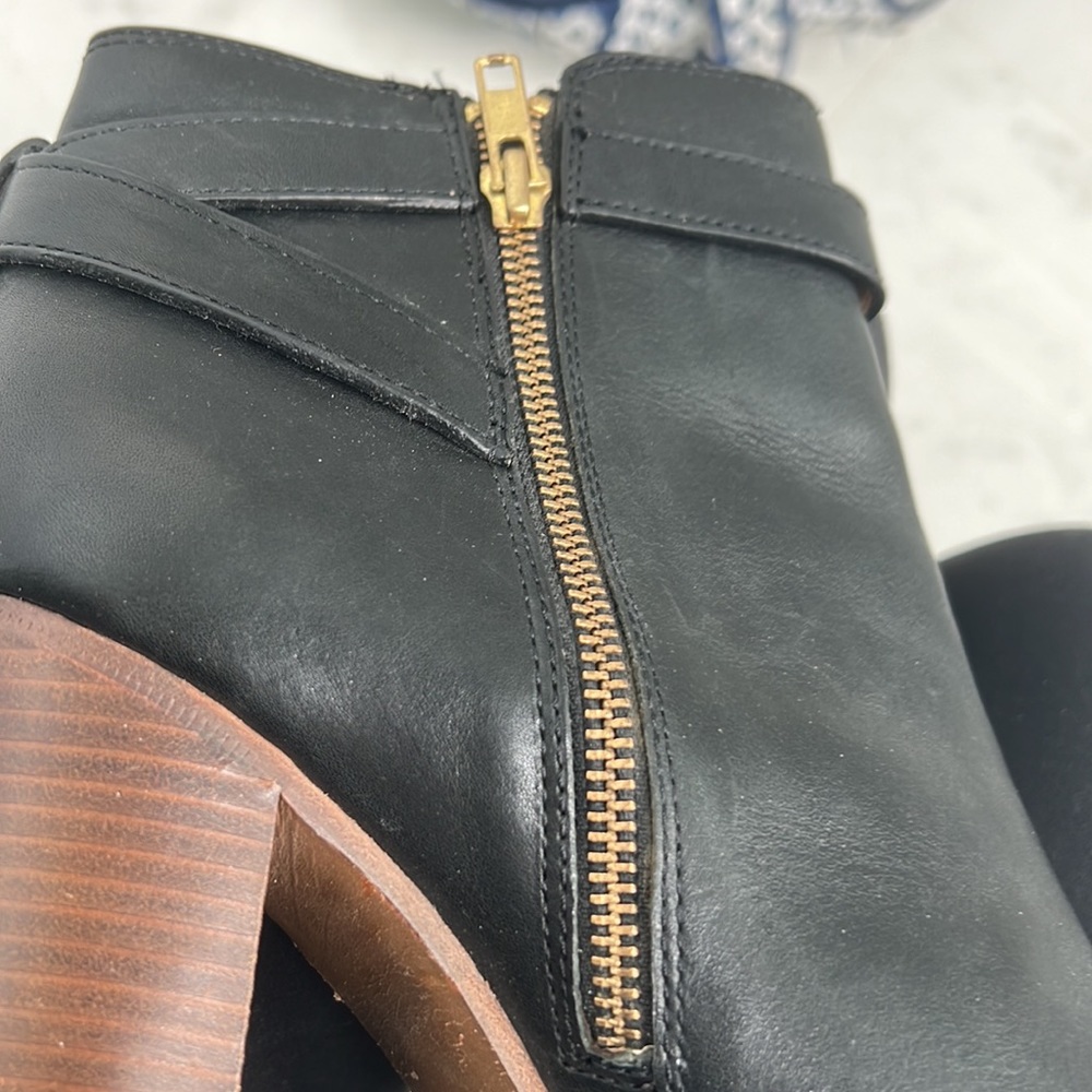 LIKE NEW BLACK COACH BOOTIES ALL LEATHER WELL MADE MINT CONDITION - Picture 7 of 8